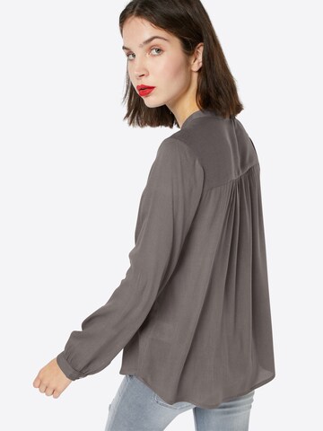 Camicia da donna 'Karla' di Kaffe in grigio