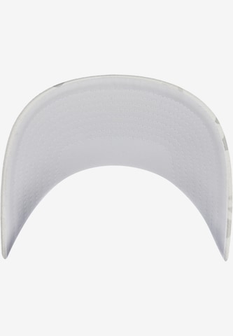 Cappello da baseball 'Multicam®' di Flexfit in bianco