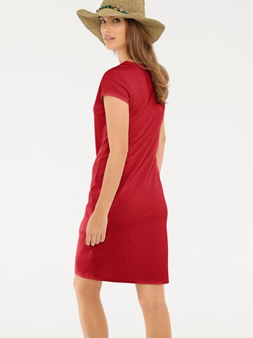 Rochie de la heine pe roșu
