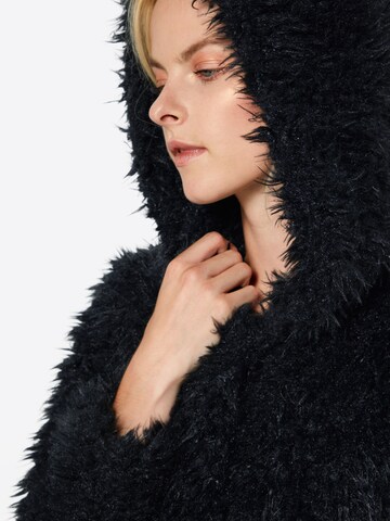 Urban Classics Tussenjas in Zwart