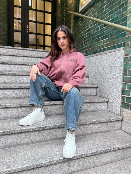 Derya - Cruise Look by Converse