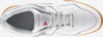 Baskets basses Reebok en blanc : au dessus