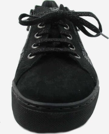 SOLIDUS Sneakers in Black