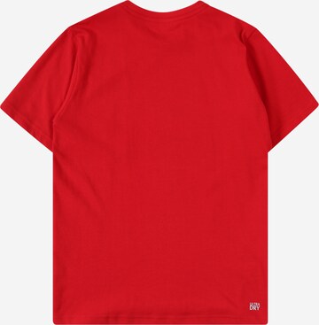 T-Shirt LACOSTE en rouge