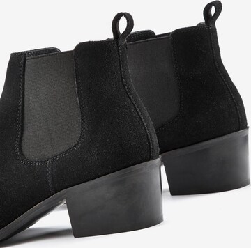 LASCANA Chelsea boots in Black