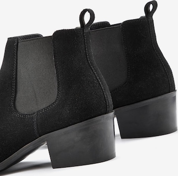 LASCANA Chelsea Boots in Black