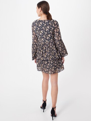 Boohoo Φόρεμα 'Floral' σε μπλε: πίσω