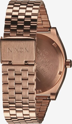 Ceas analogic 'Time Teller' de la Nixon pe auriu