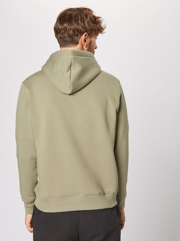 Coupe regular Sweat-shirt ALPHA INDUSTRIES en vert : derrière