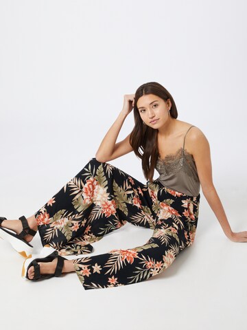 SOAKED IN LUXURY Top 'CLARA' – hnědá