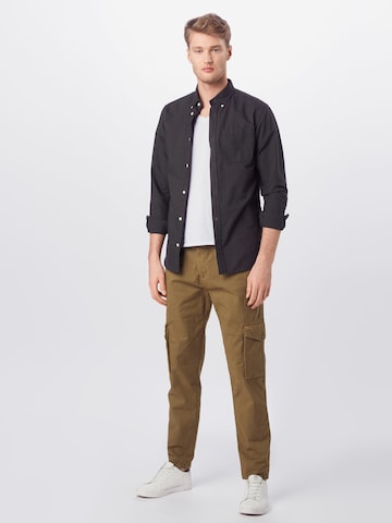 Urban Classics Tapered Cargobukser i grøn