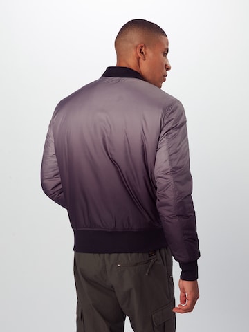 Veste mi-saison 'GRADIENT' Urban Classics en violet : derrière