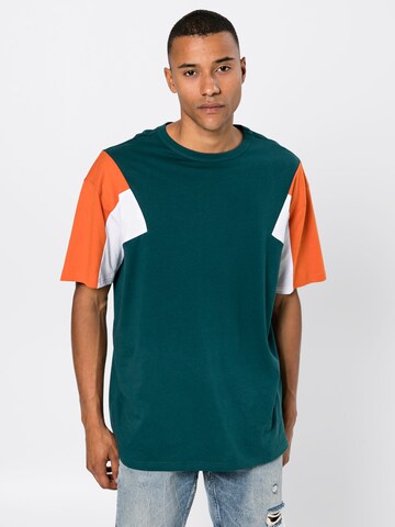 T-Shirt Urban Classics en vert : devant