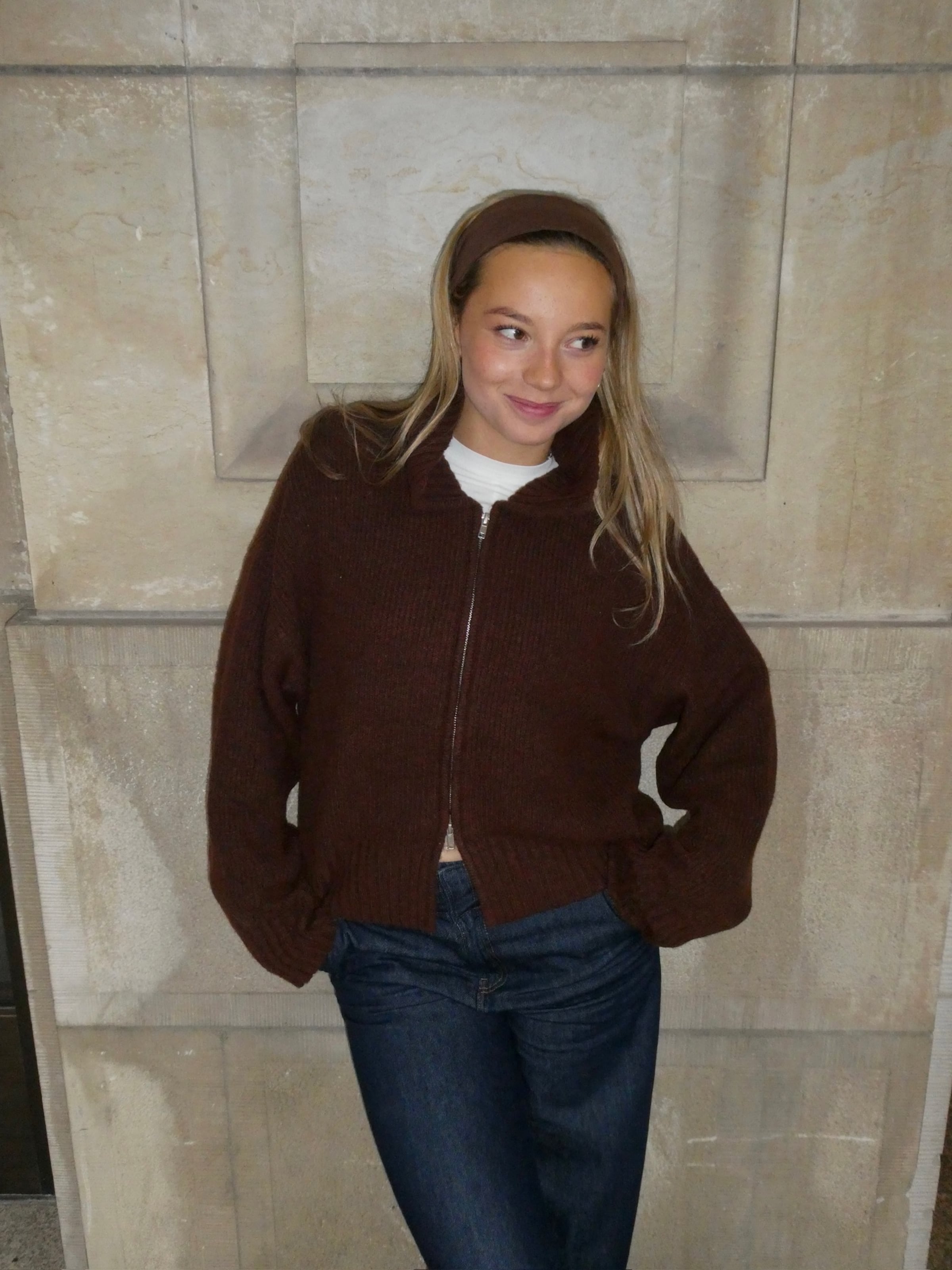 Emily - Brown Jacket And Jeans Look