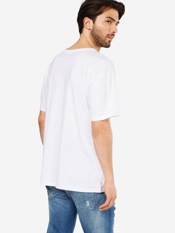 T-Shirt Urban Classics en blanc : derrière