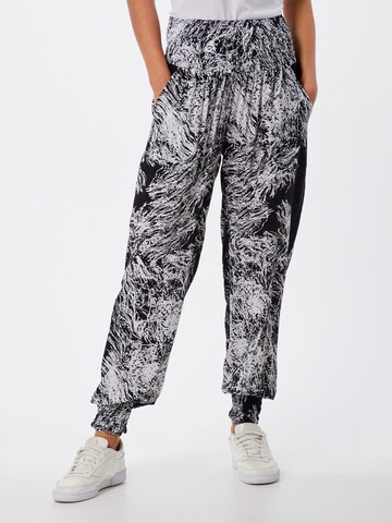 Urban Classics Конический (Tapered) Штаны в Смешанный: спереди