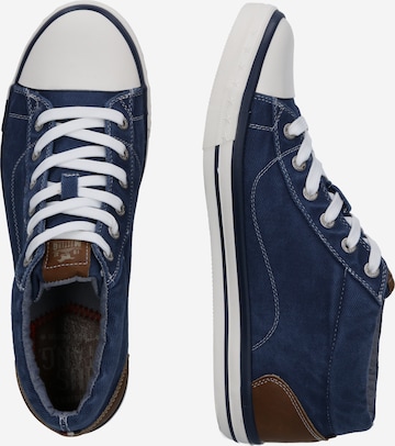 Sneaker alta 'Easy' di MUSTANG in blu: lato