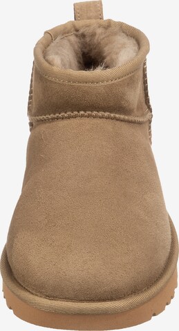 Bocanci de zăpadă 'Classic Ultra Mini' de la UGG pe maro