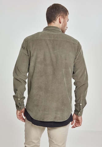 Urban Classics - Ajuste regular Camisa en verde