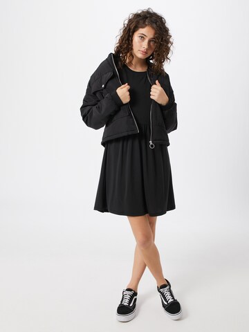 Robe 'Kamala' PIECES en noir