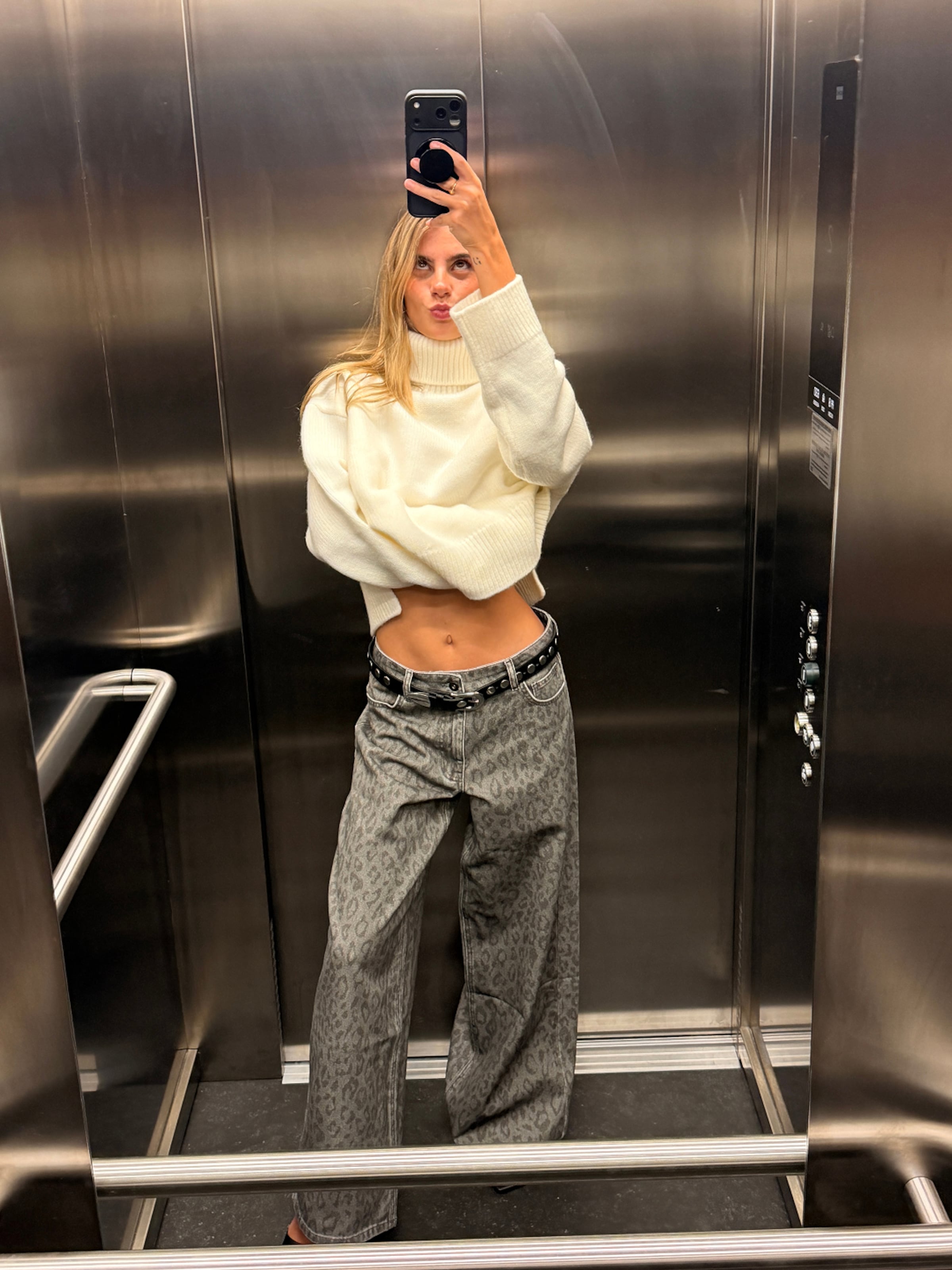 Romina - Leopard Jeans And Knit Sweater Look