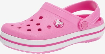 Pantofi deschiși de la Crocs pe roz: față