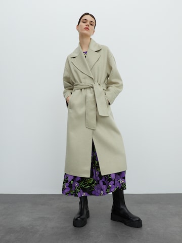 EDITED Between-Seasons Coat 'Rosa' in Green: front