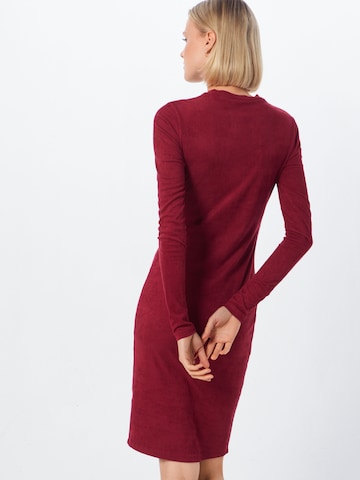 Urban Classics Šaty – červená: zadní strana
