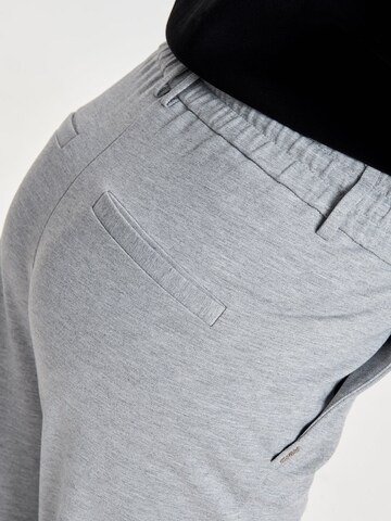ONLY Slimfit Kalhoty se sklady v pase – šedá
