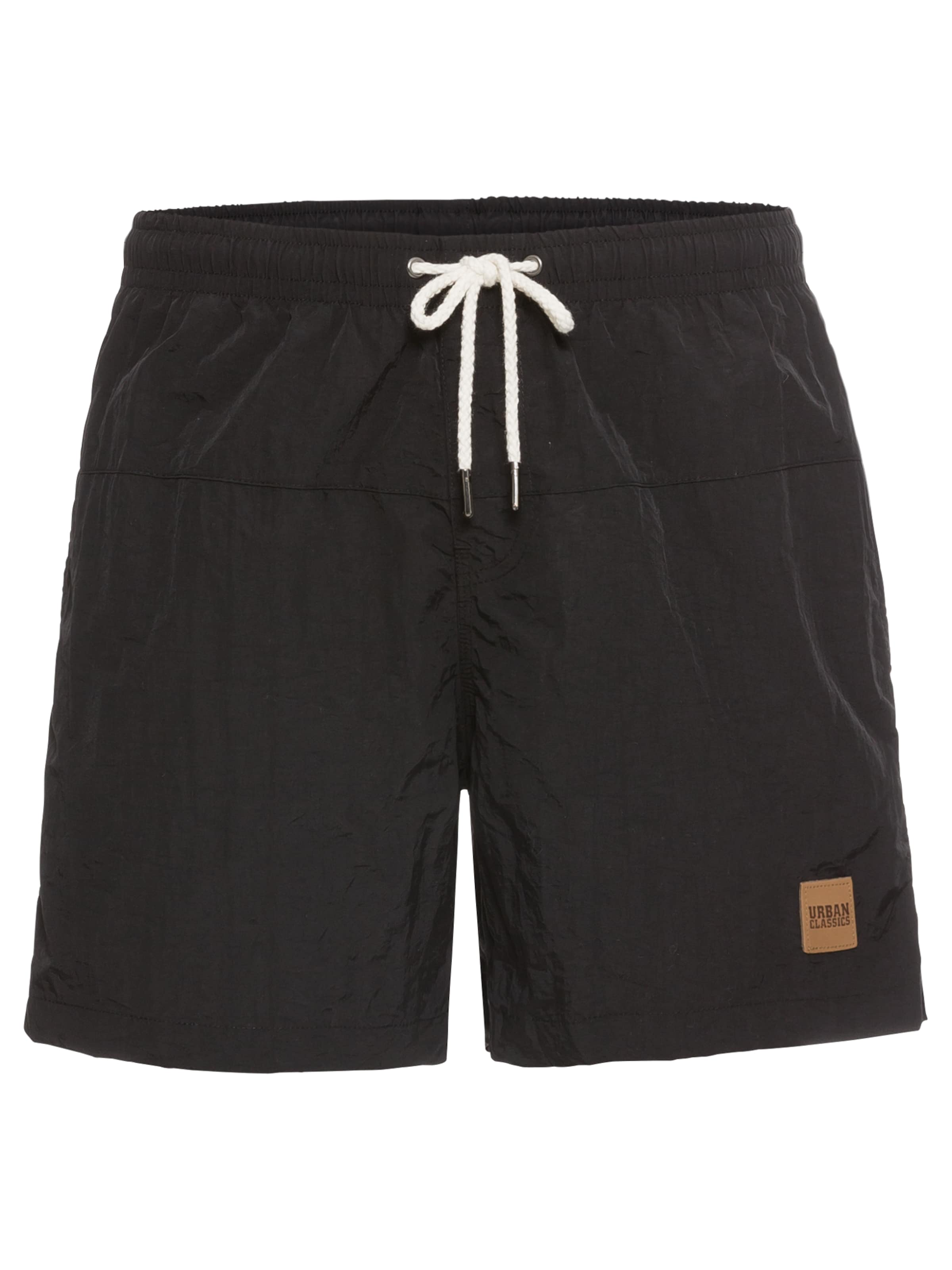 Pantaloncini da bagno di Urban Classics in nero: frontale