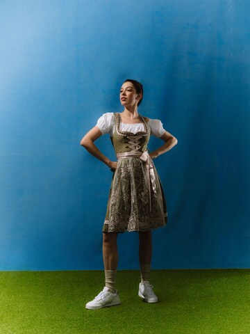 Green Lace Dirndl Look