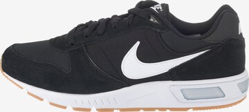 Nike Sportswear Sneaker 'Nightgazer' in Schwarz