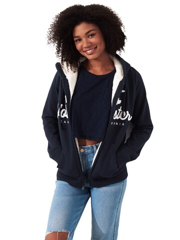 HOLLISTER Sweatjacke 'CORE LOGO SHERPA' in Blau: predná strana