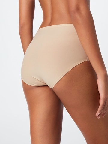 Culotte Chantelle en beige : derrière