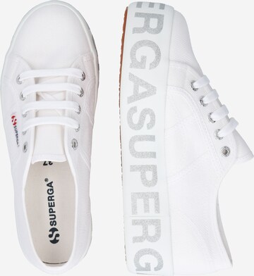 SUPERGA Låg sneaker i vit