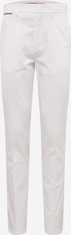 TOMMY HILFIGER Slim fit Chino Pants in White: front