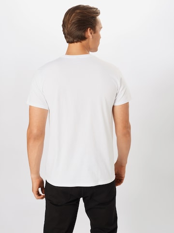 Coupe regular T-Shirt 'Mickey Mouse' Mister Tee en blanc