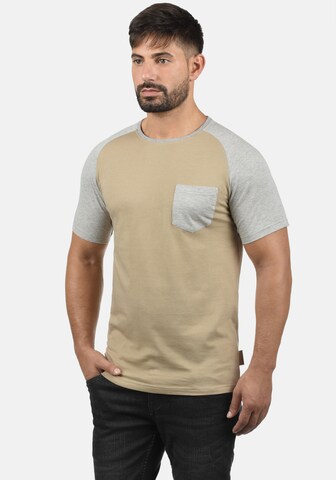 T-Shirt 'Gresham' INDICODE JEANS en beige : devant