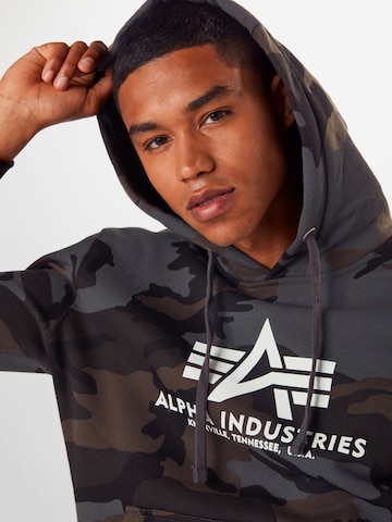 ALPHA INDUSTRIES Sweatshirt in Schwarz