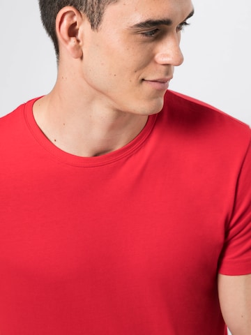 Urban Classics T-Shirt in Rot