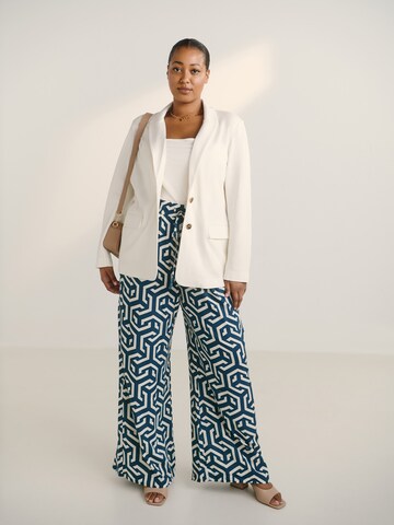 Printed Pants Look by GMK Curvy