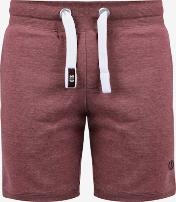 !Solid Sweatshorts in Rot: predná strana