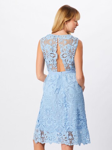 Boohoo Φόρεμα κοκτέιλ σε μπλε: πίσω