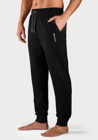 Effilé Pantalon de pyjama BENCH en noir