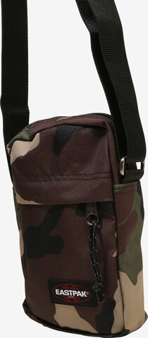 Sac à bandoulière 'The One' EASTPAK en marron : sur le côté