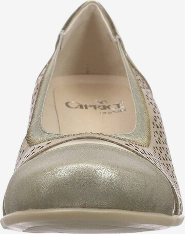 CAPRICE Pumps in Gold