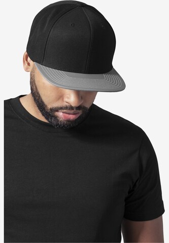 Flexfit Cap in Black