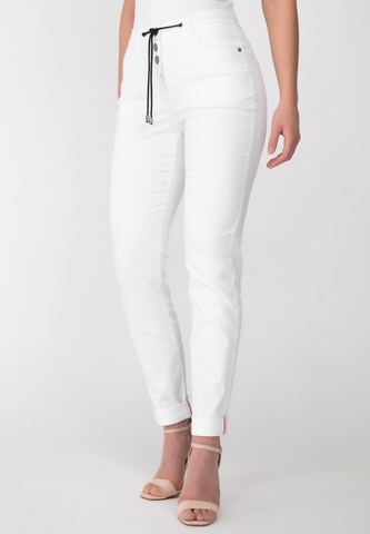 Recover Pants Regular Trousers in White: front