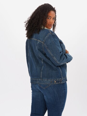 Levi's® Plus - Casaco meia-estação 'Ex-Boyfriend Sherpa Trucker Jacket' em azul