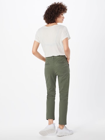 Regular Pantalon chino 'Girlfriend' GAP en vert : derrière